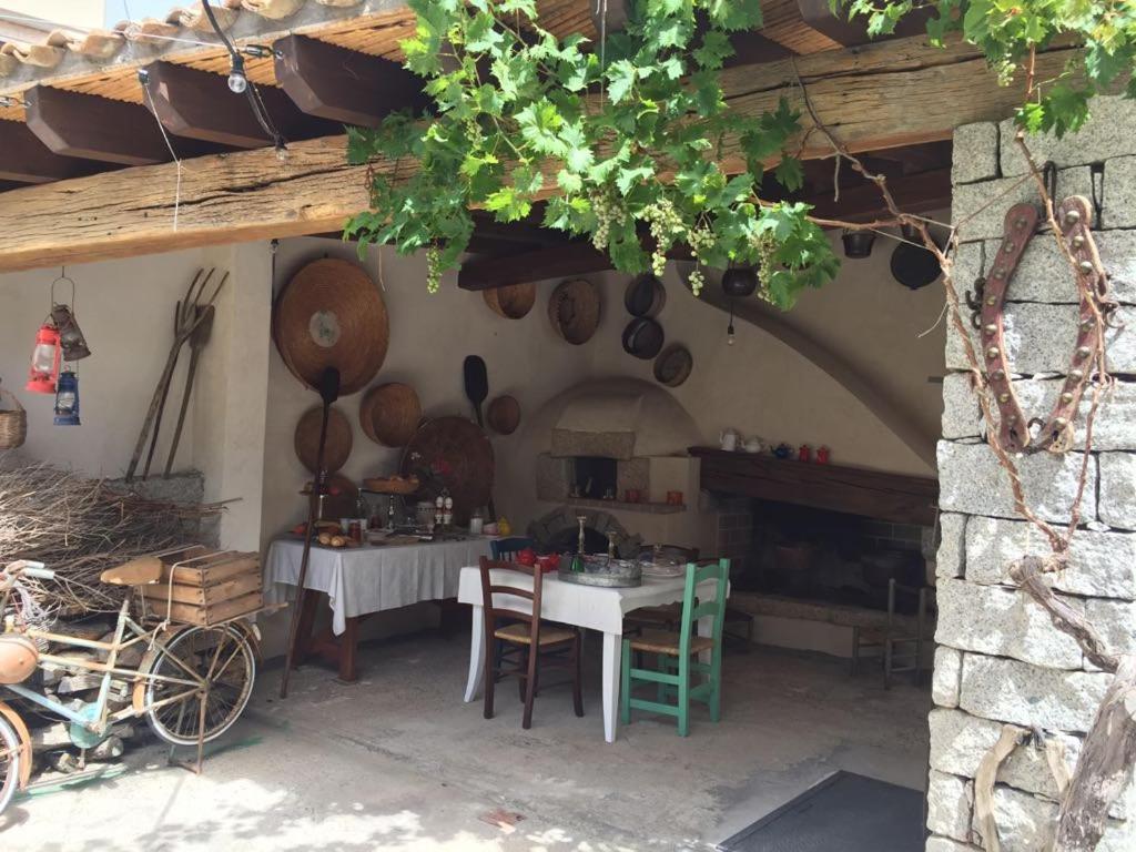 Bed and Breakfast Lughia Тортолі Екстер'єр фото