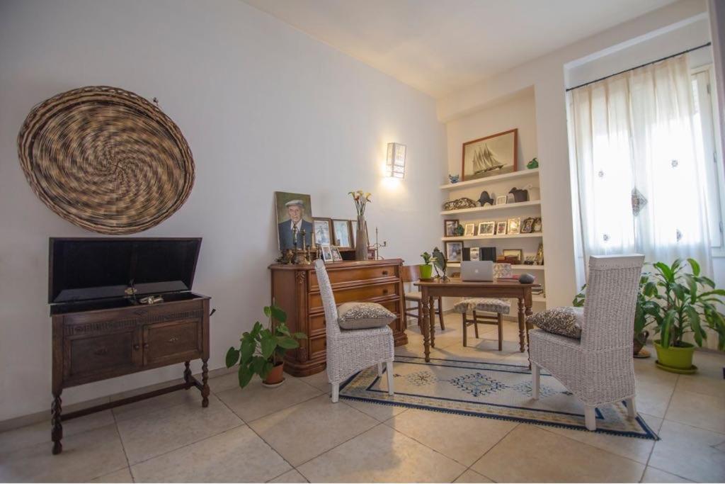 Bed and Breakfast Lughia Тортолі Екстер'єр фото