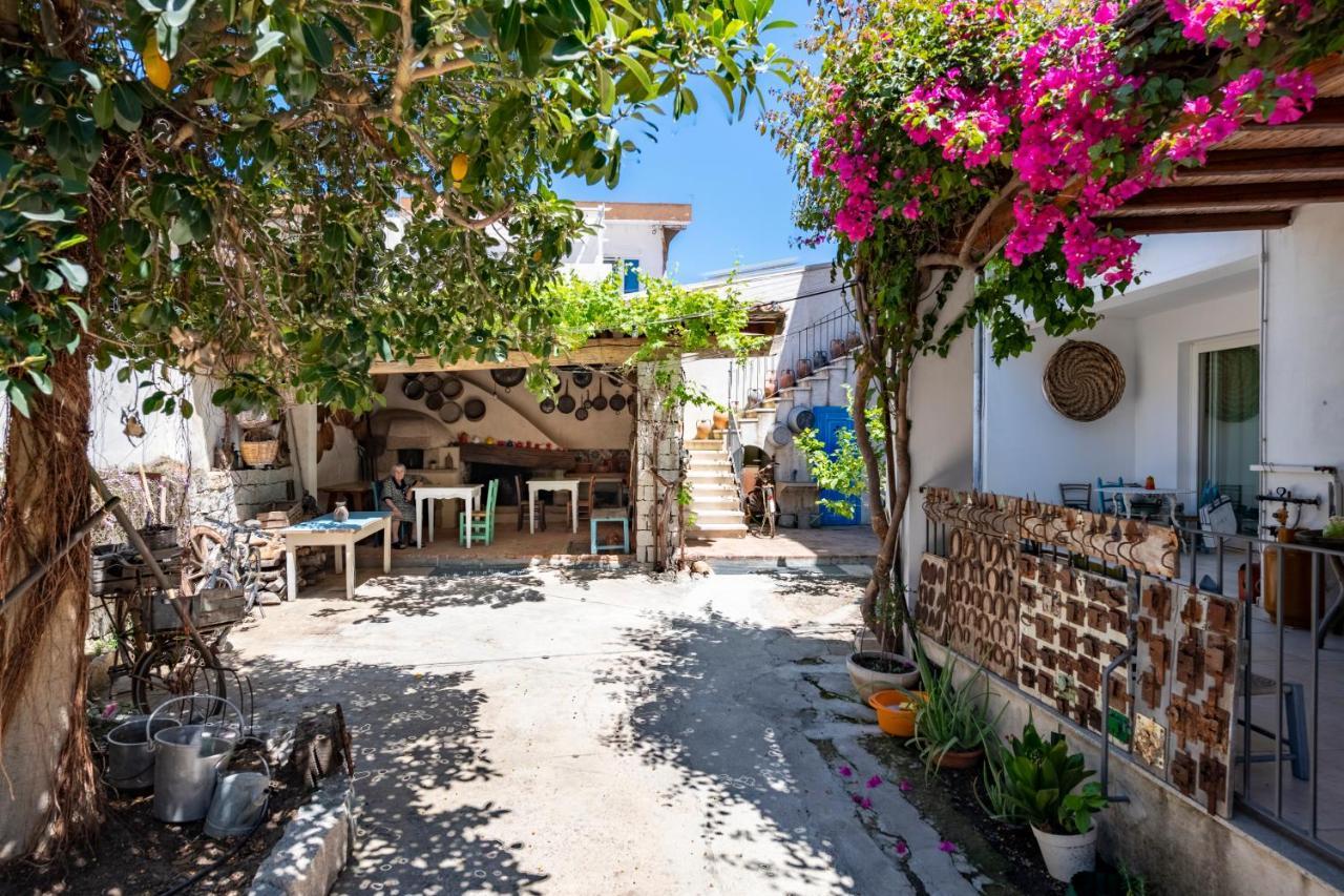 Bed and Breakfast Lughia Тортолі Екстер'єр фото