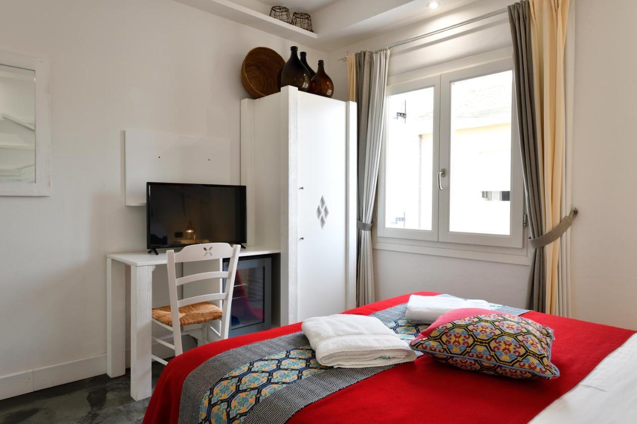 Bed and Breakfast Lughia Тортолі Екстер'єр фото